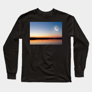 THE MOON AND THE SUNSET SPECTACULAR DESIGN Long Sleeve T-Shirt